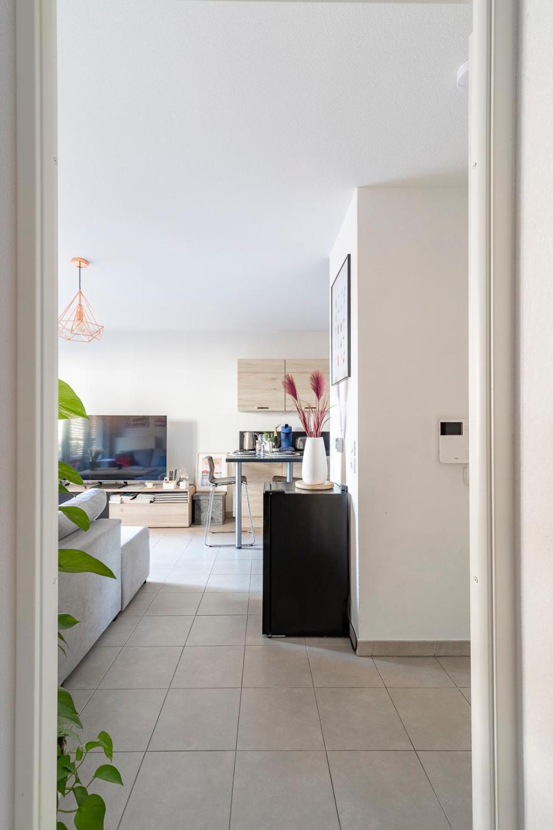 Appartement Charmant Au Porte De Montpellier 圣让德韦达 外观 照片